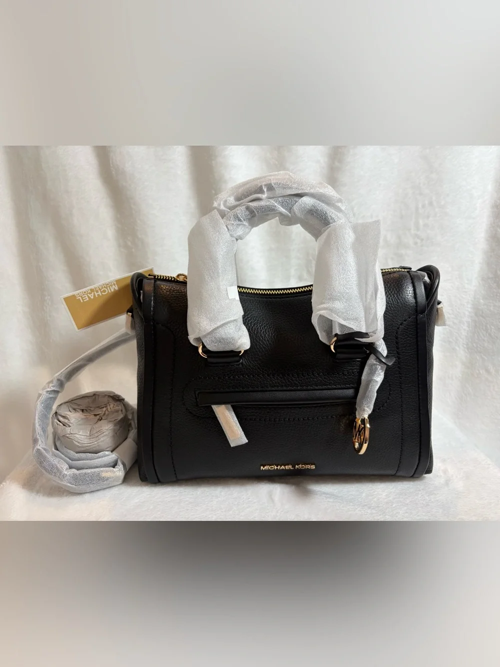 *NWT* MICHAEL KORS Carine Medium Pebbled Leather Satchel - Black